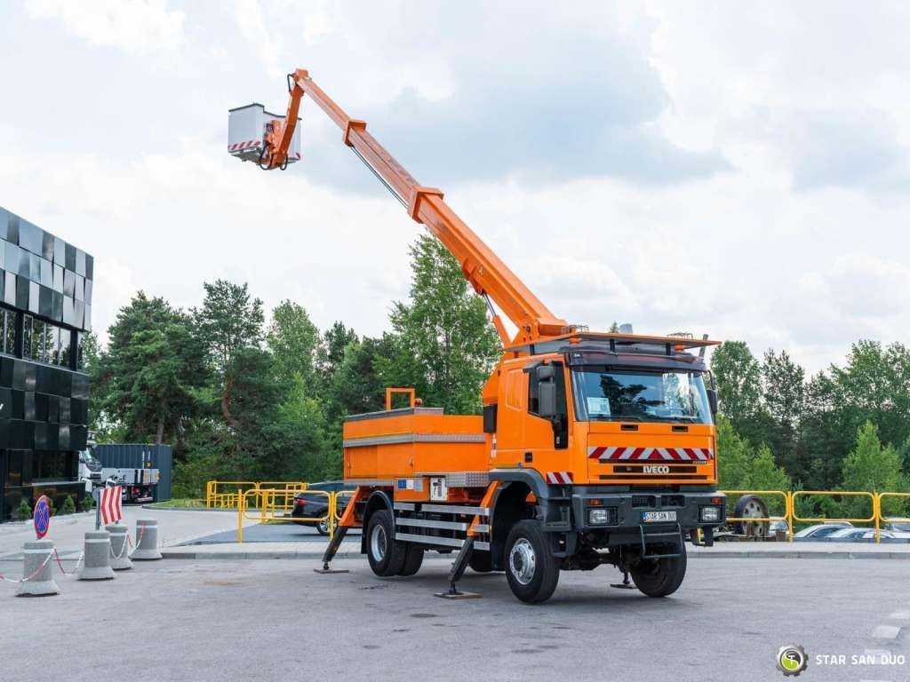Iveco CURSOR 240 4x4 RUTHMANN T225 22,5 Meters Lift - Камион со подигачка кошница: слика 3 Iveco CURSOR 240 4x4 RUTHMANN T225 22,5 Meters Lift - Камион со подигачка кошница: слика 3