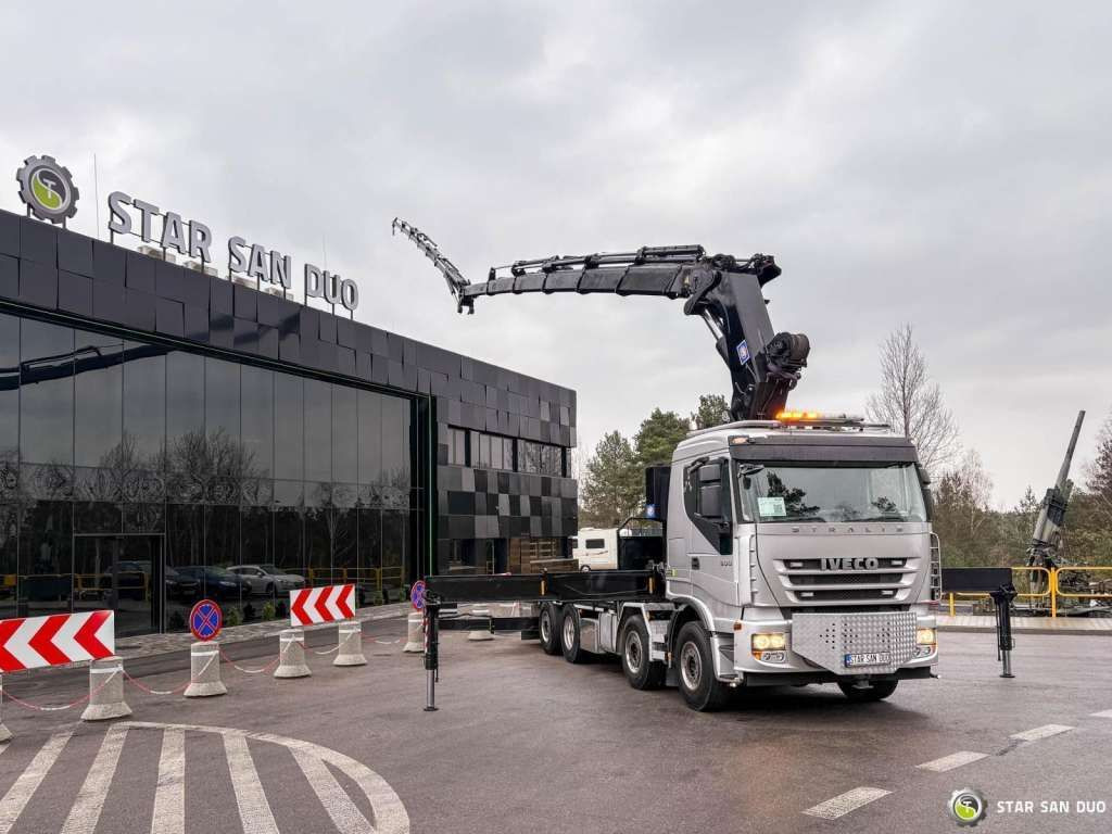 Iveco STRALIS AS320S50Y 8x2 HMF 8520-0K6 FLY JIB Winc - Камион со кран: слика 2 Iveco STRALIS AS320S50Y 8x2 HMF 8520-0K6 FLY JIB Winc - Камион со кран: слика 2