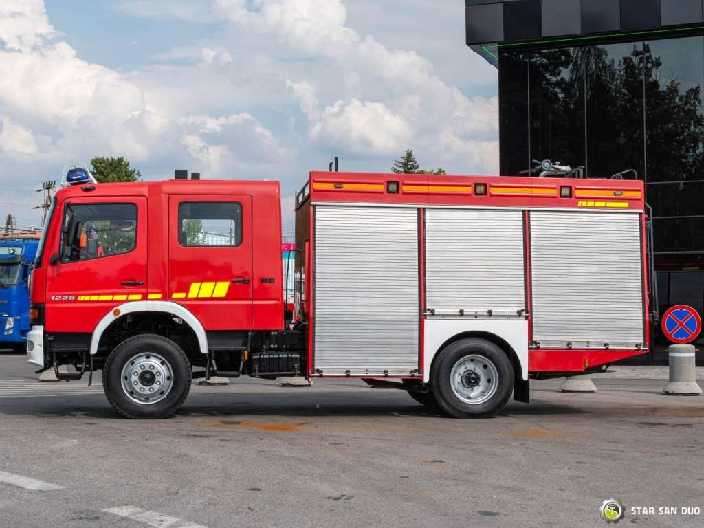 Mercedes-Benz 4x4 ATEGO 1225 CNBOP Fire Brigade - Камион: слика 4 Mercedes-Benz 4x4 ATEGO 1225 CNBOP Fire Brigade - Камион: слика 4