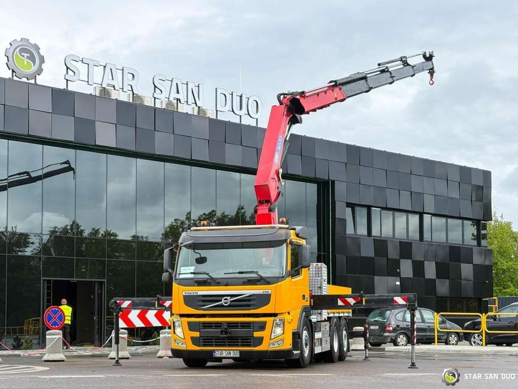 Volvo FM 460 6x4x4 HMF 3220 Crane HDS - Камион влекач: слика 1 Volvo FM 460 6x4x4 HMF 3220 Crane HDS - Камион влекач: слика 1