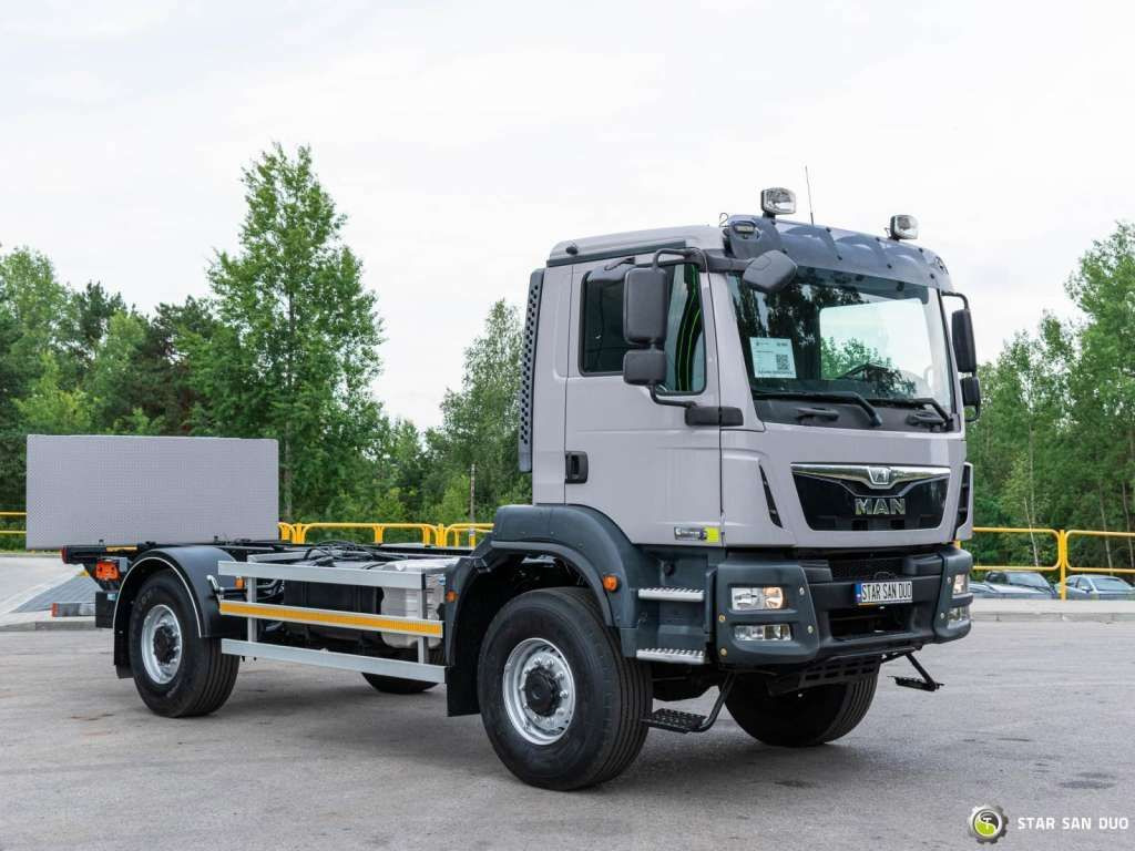 MAN TGM 18.290 4x4 Chassis Camper Single Wheels - Камион со кабинска шасија: слика 2 MAN TGM 18.290 4x4 Chassis Camper Single Wheels - Камион со кабинска шасија: слика 2