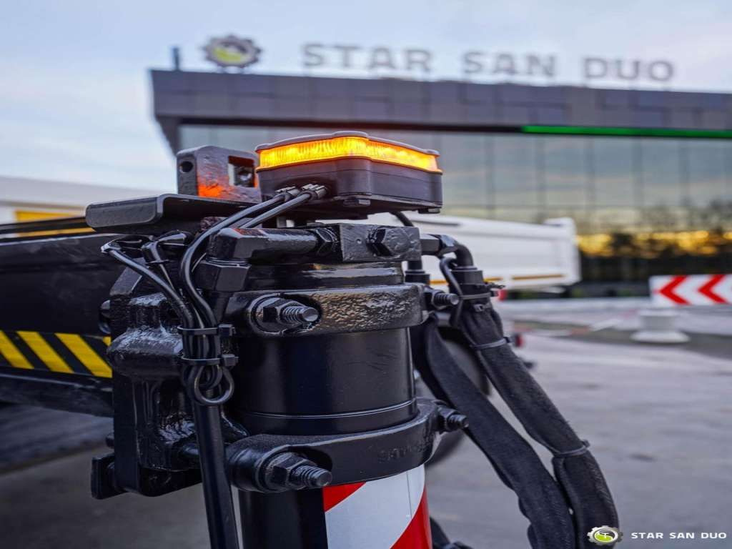 Кипер MAN  TGS 18.360 4x4 HIAB 144 E-4 Crane Kipper: слика 21