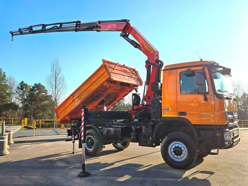 Mercedes-Benz ACTROS 1841 4x4 PALFINGER PK 22002 CRANE KIPER - Камион со кран, Кипер: слика 2 Mercedes-Benz ACTROS 1841 4x4 PALFINGER PK 22002 CRANE KIPER - Камион со кран, Кипер: слика 2