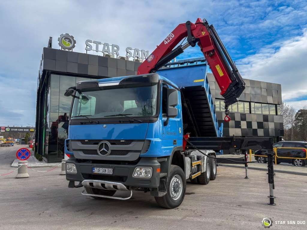 Mercedes-Benz ACTROS 3341 6x6 HMF 4220 K4 CRANE KIPPER - Камион со кран: слика 2 Mercedes-Benz ACTROS 3341 6x6 HMF 4220 K4 CRANE KIPPER - Камион со кран: слика 2