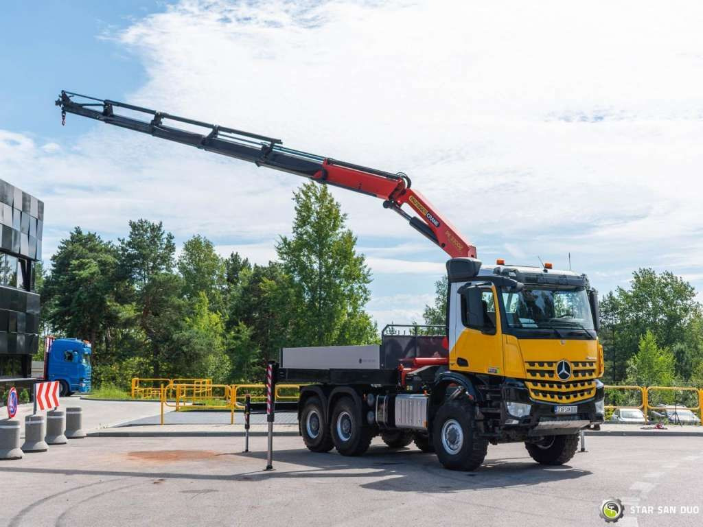 Mercedes-Benz AROCS 3345 6x6 PALFINGER PK 33002 Euro 6 Crane - Камион со кран: слика 3 Mercedes-Benz AROCS 3345 6x6 PALFINGER PK 33002 Euro 6 Crane - Камион со кран: слика 3