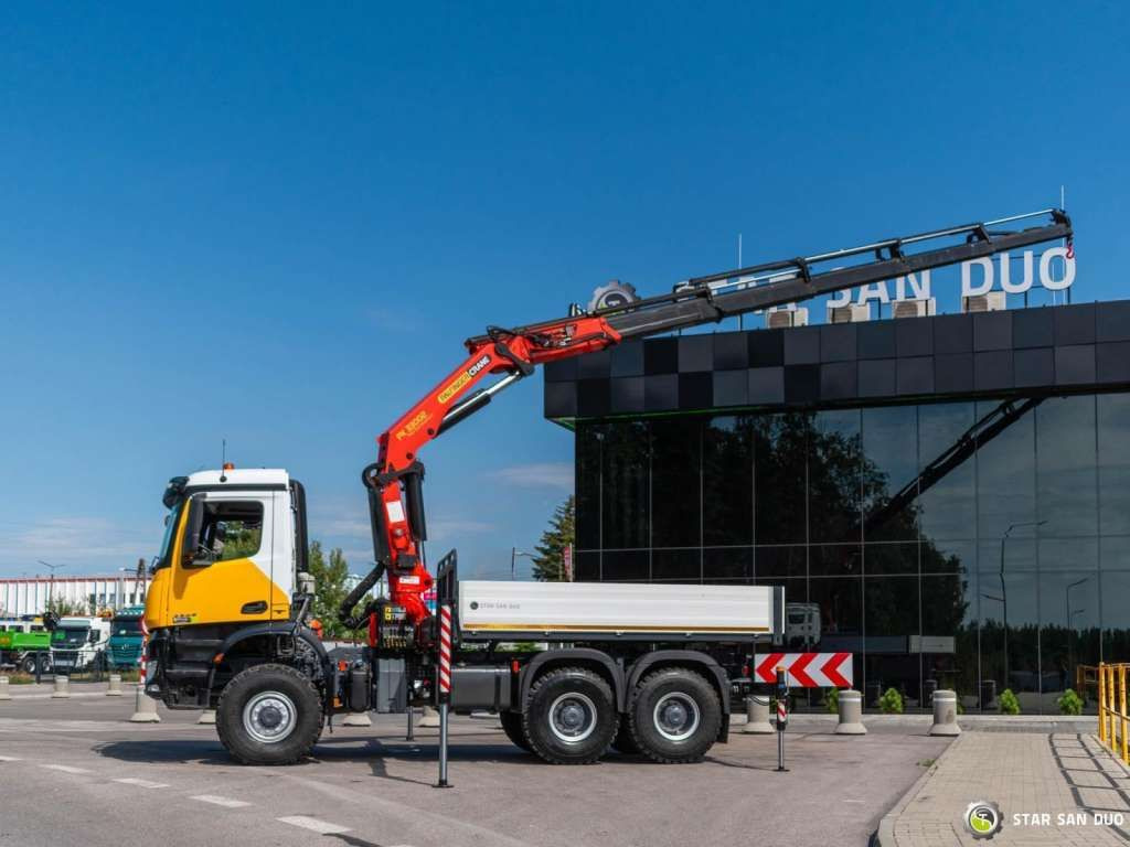 Mercedes-Benz AROCS 3345 6x6 PALFINGER PK 33002 Euro 6 Crane - Камион со кран: слика 2 Mercedes-Benz AROCS 3345 6x6 PALFINGER PK 33002 Euro 6 Crane - Камион со кран: слика 2
