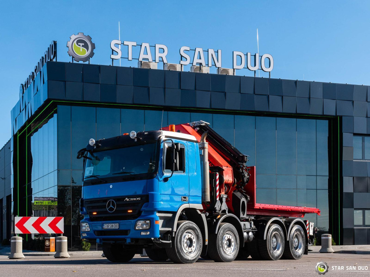 Камион со кран : слика 8 Камион со кран : слика 8