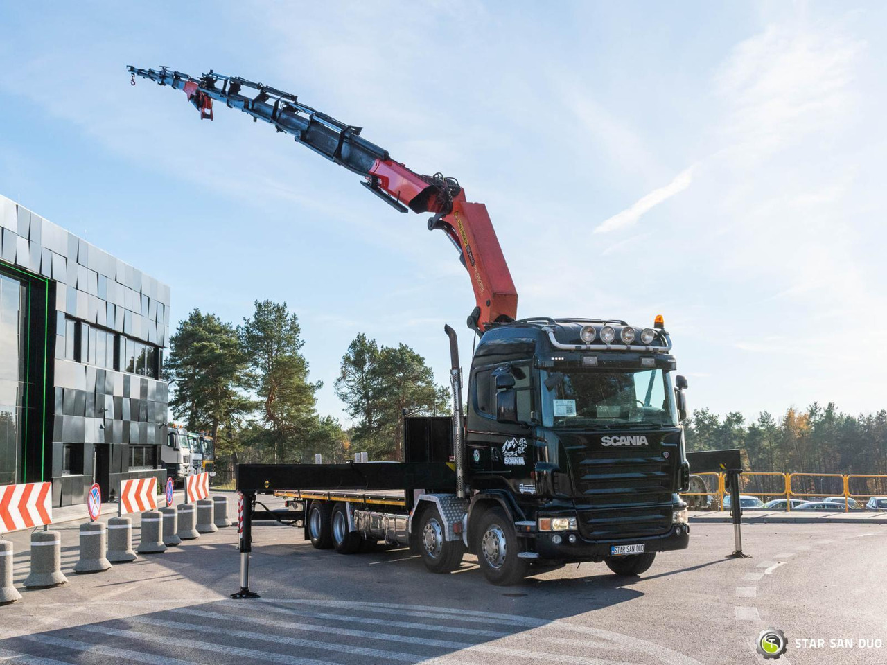 - Камион со кран: слика 2 - Камион со кран: слика 2