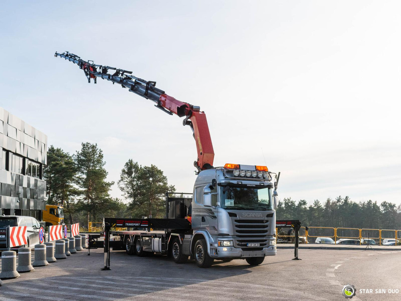 - Камион со кран: слика 2 - Камион со кран: слика 2