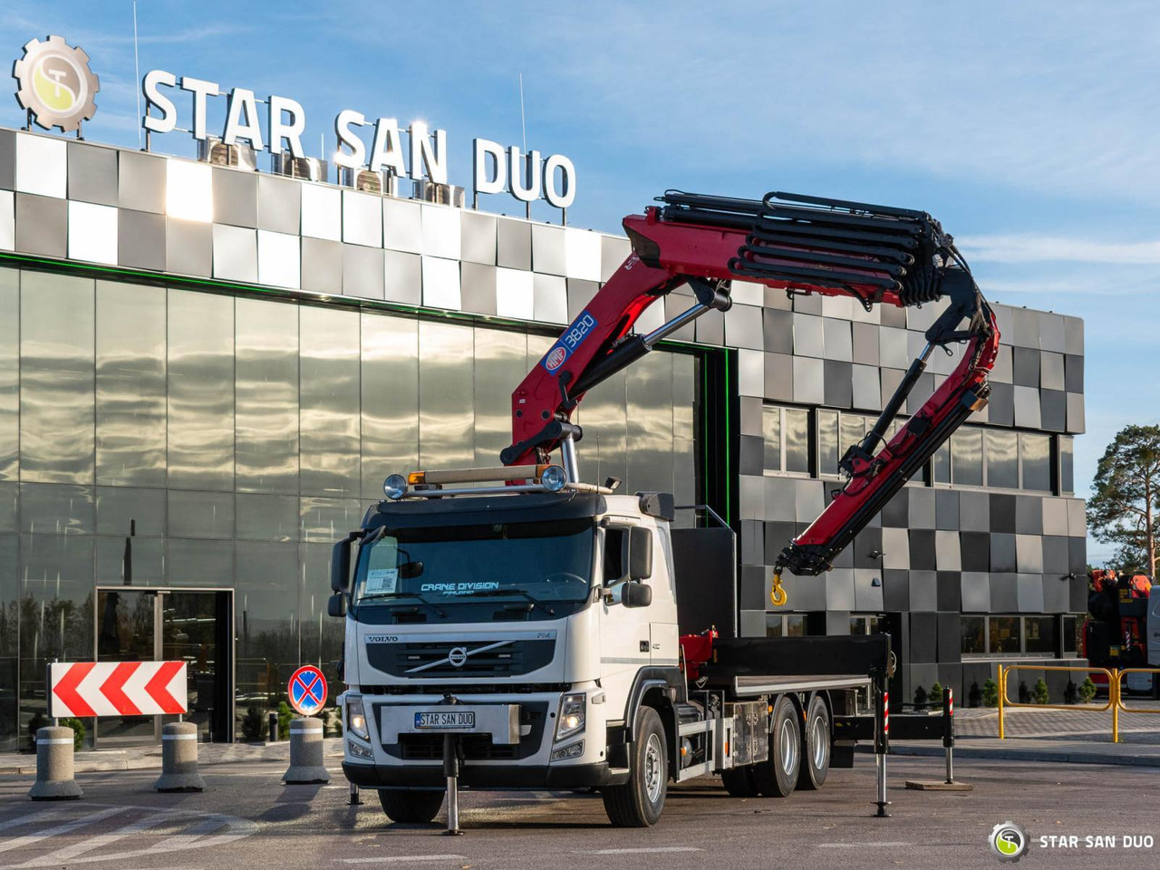 - Камион со кран: слика 4 - Камион со кран: слика 4