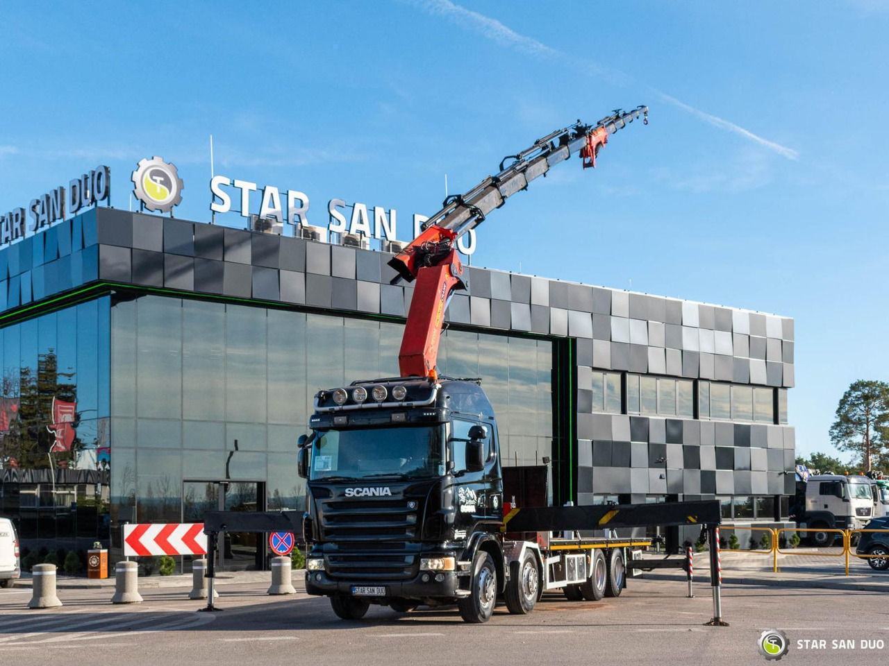 - Камион со кран: слика 1 - Камион со кран: слика 1