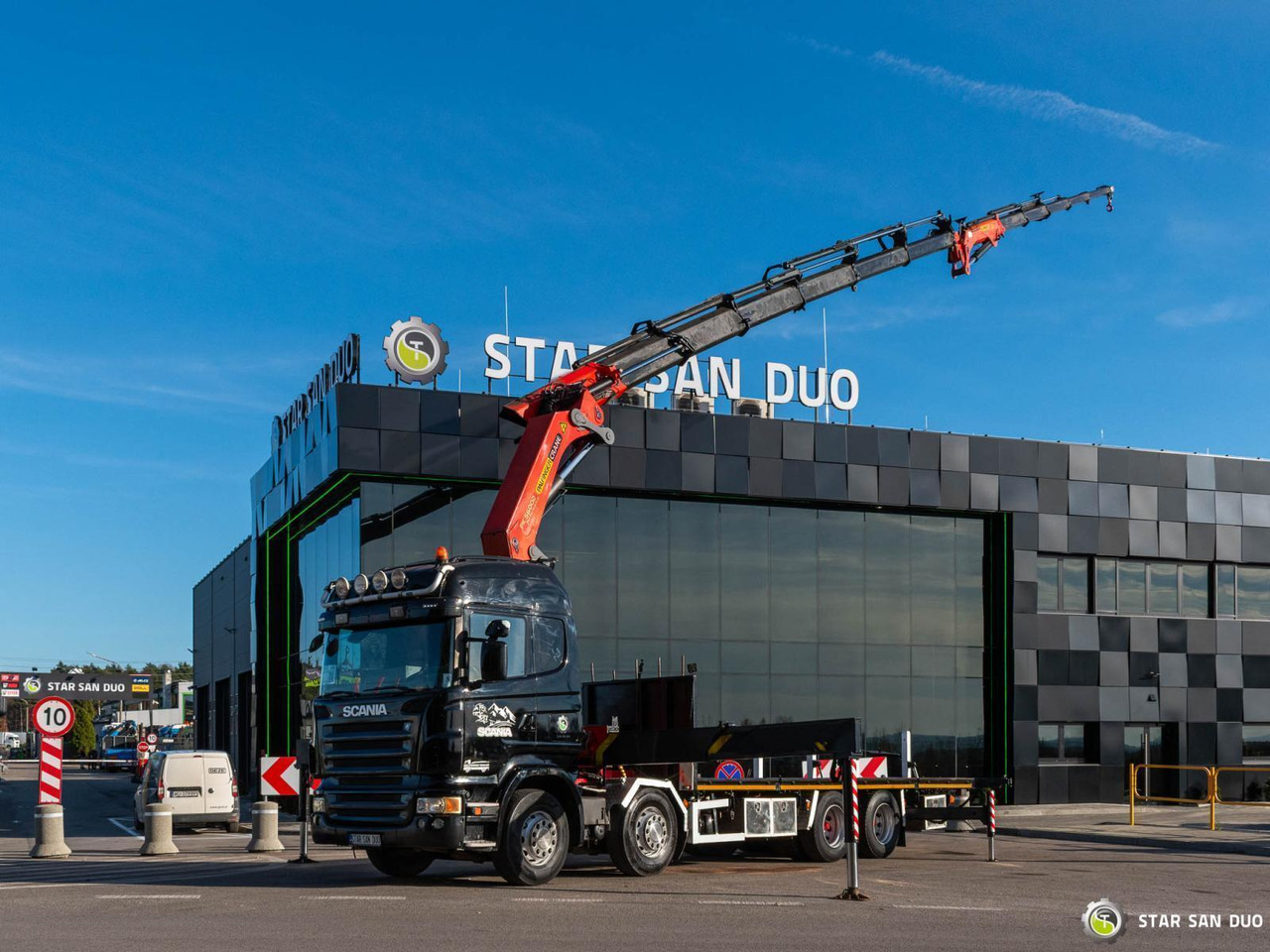 - Камион со кран: слика 3 - Камион со кран: слика 3