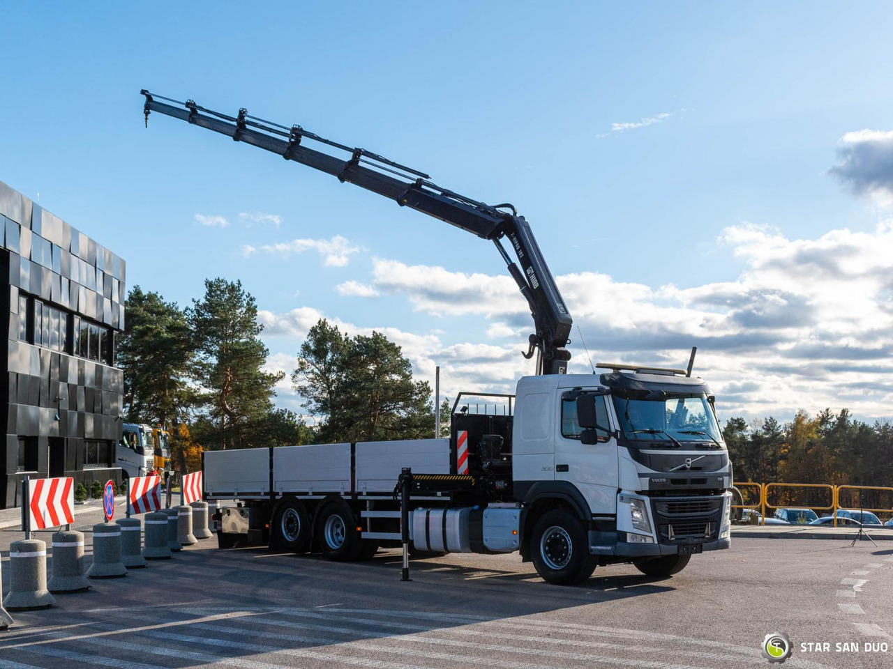 - Камион со кран: слика 2 - Камион со кран: слика 2