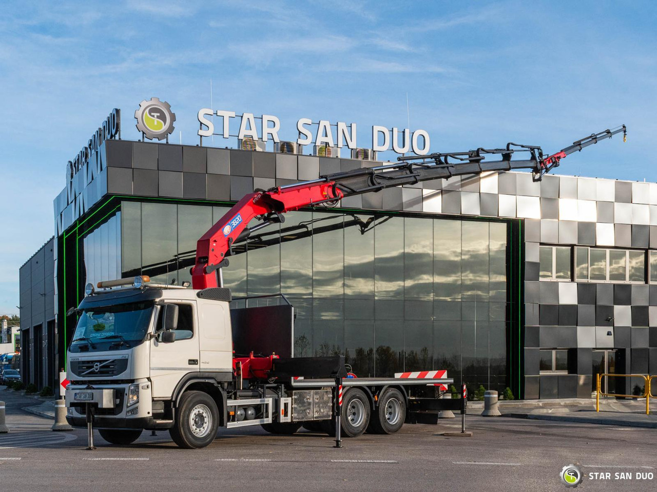 - Камион со кран: слика 1 - Камион со кран: слика 1