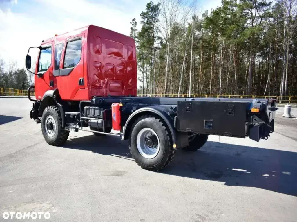 Renault MIDLUM 4x4 DOKA Brigade Double Cabin Camper - Камион со кабинска шасија: слика 4 Renault MIDLUM 4x4 DOKA Brigade Double Cabin Camper - Камион со кабинска шасија: слика 4