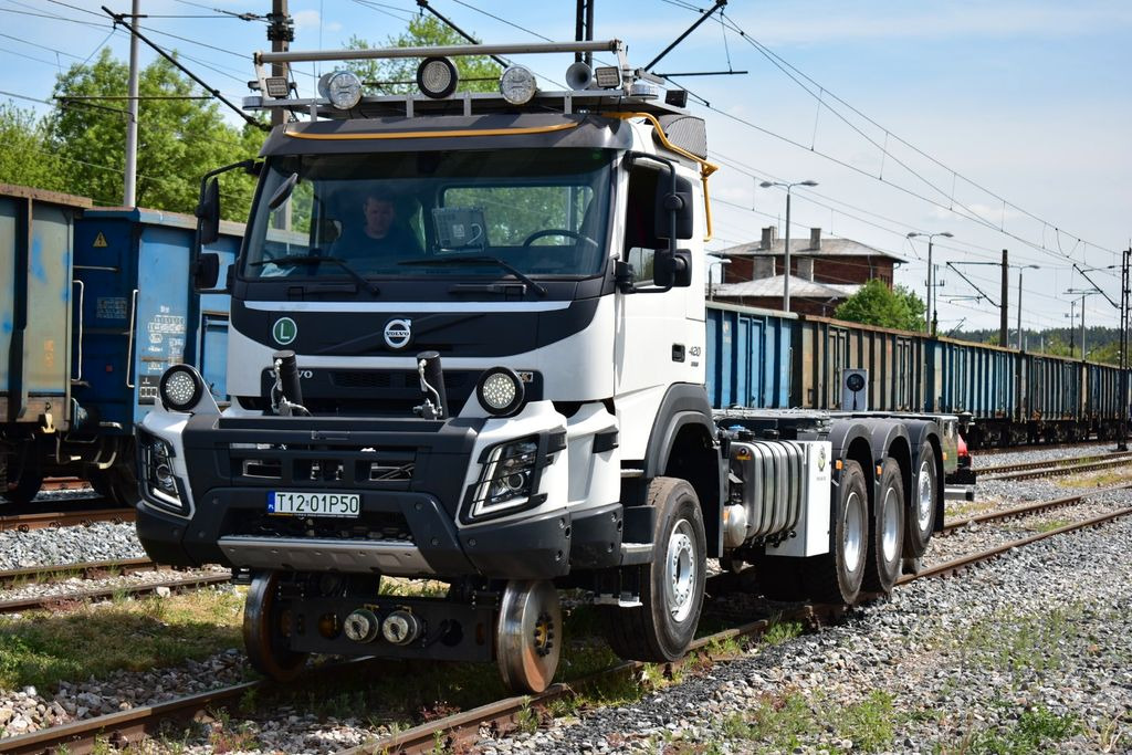 Транспортер на контејнер/ Камион со променливо тело, Камион со кран Volvo NEW FMX 8x4 RAIL ROAD SCHIENEN TWO WAY: слика 19