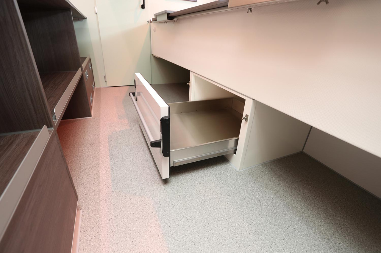 Mobil BORCO HÖHNS - Камион за продажба на добра: слика 5 Mobil BORCO HÖHNS - Камион за продажба на добра: слика 5