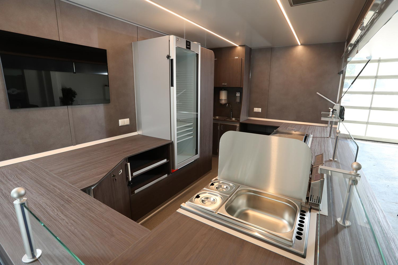 Mobil BORCO HÖHNS - Камион за продажба на добра: слика 3 Mobil BORCO HÖHNS - Камион за продажба на добра: слика 3
