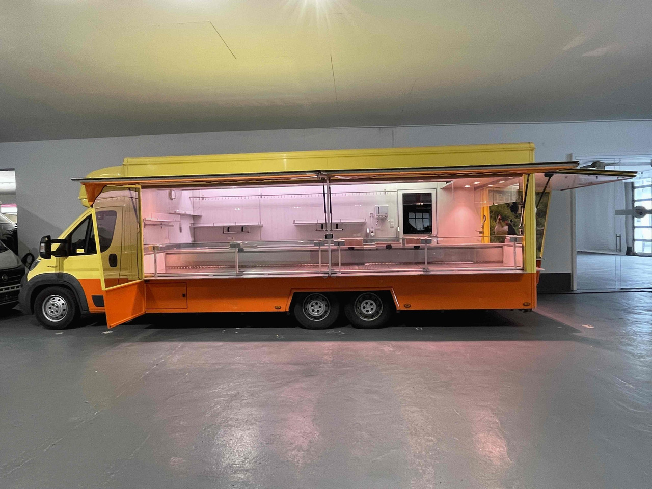 Wochenmarktmobil Esselmann - Камион за продажба на добра: слика 3 Wochenmarktmobil Esselmann - Камион за продажба на добра: слика 3