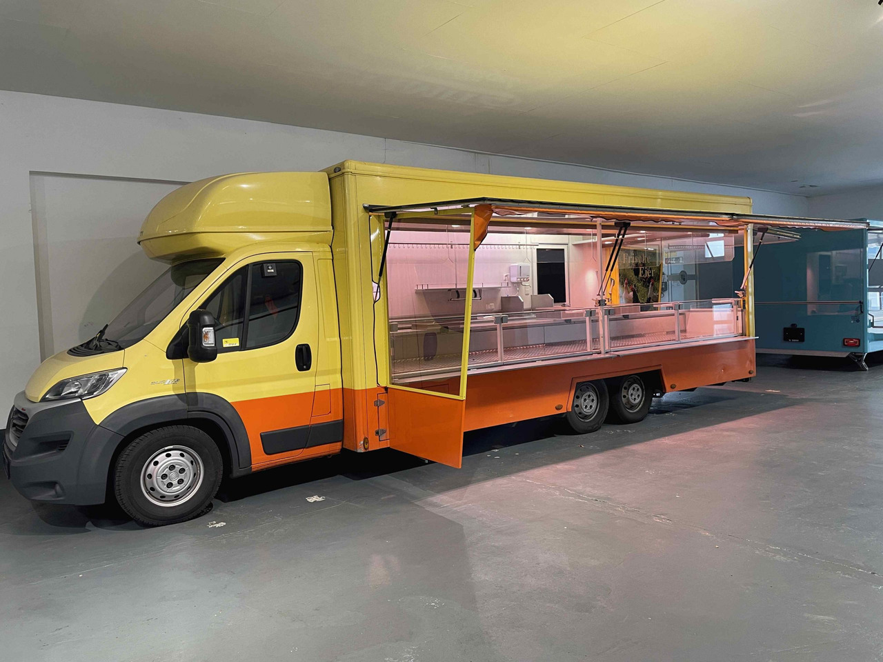 Wochenmarktmobil Esselmann - Камион за продажба на добра: слика 4 Wochenmarktmobil Esselmann - Камион за продажба на добра: слика 4