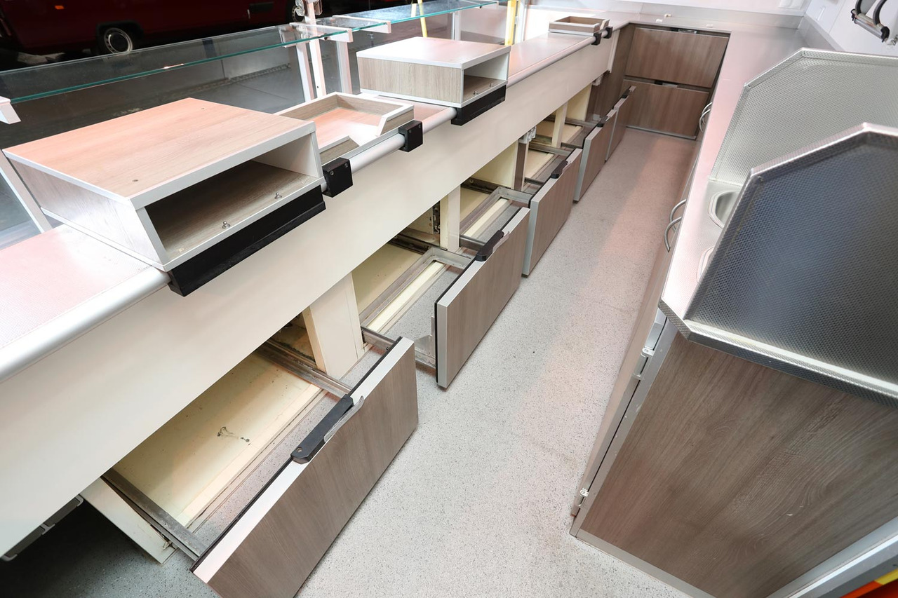 Wochenmarktmobil Esselmann - Камион за продажба на добра: слика 5 Wochenmarktmobil Esselmann - Камион за продажба на добра: слика 5