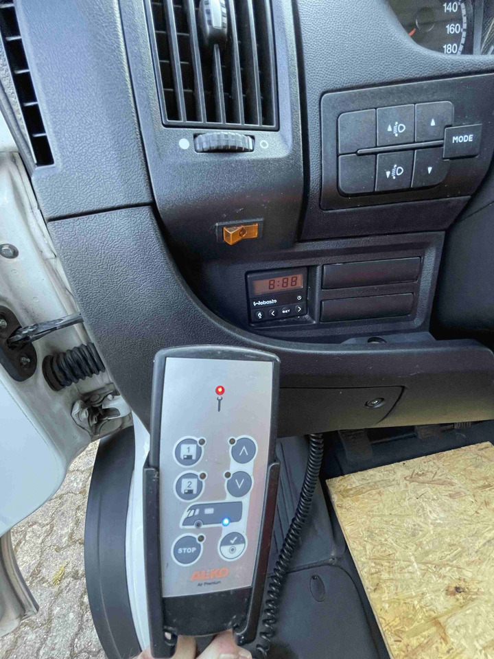 Wochenmarktmobil RKB - Камион за продажба на добра: слика 2 Wochenmarktmobil RKB - Камион за продажба на добра: слика 2
