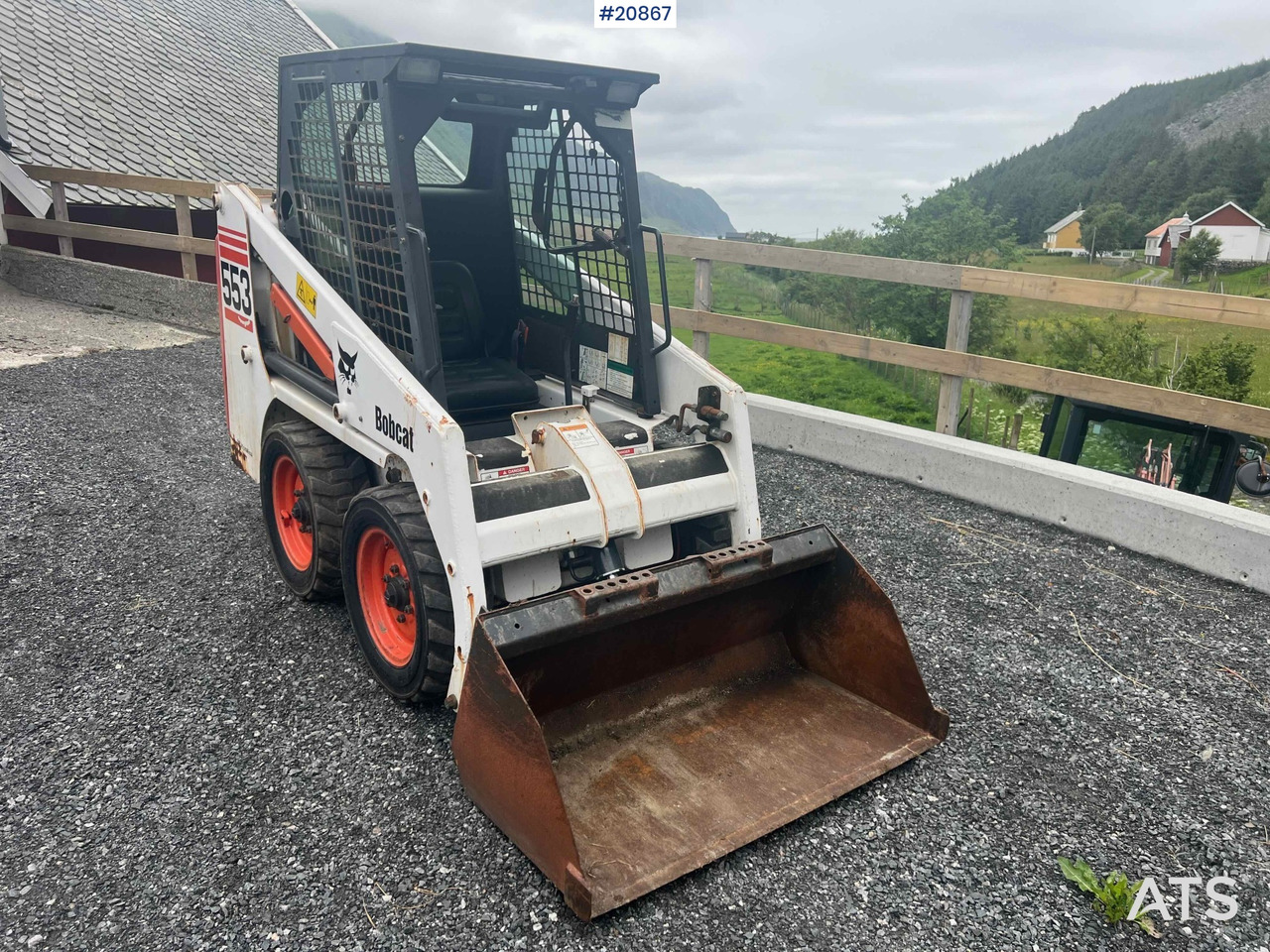 Bobcat 553 - Компактен натоварувач: слика 1 Bobcat 553 - Компактен натоварувач: слика 1