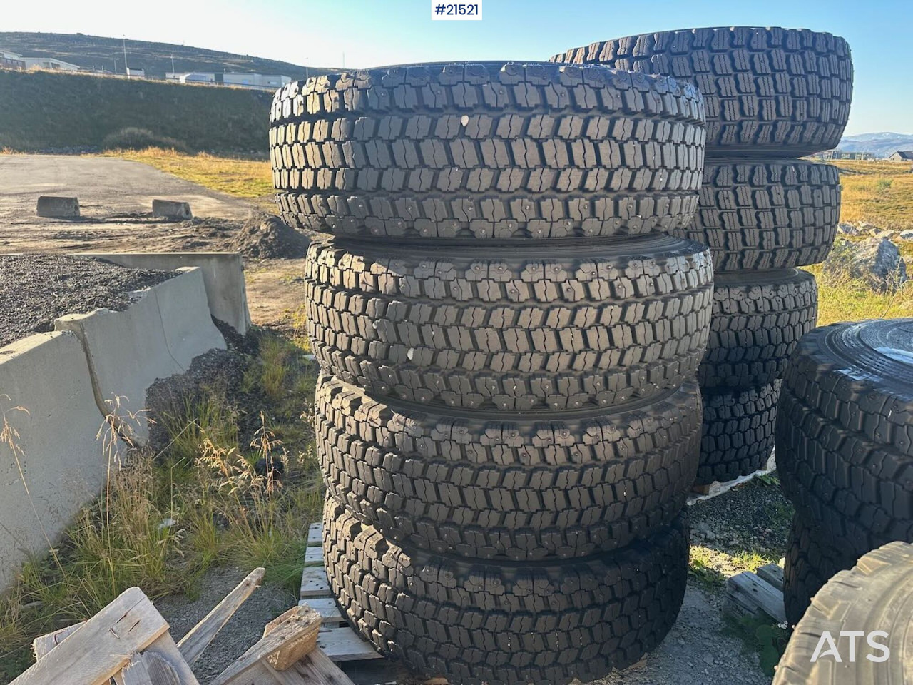 Bridgestone dekk - Гума за Градежна машина: слика 2 Bridgestone dekk - Гума за Градежна машина: слика 2