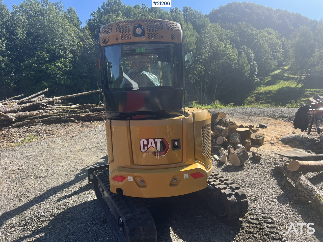 Caterpillar 302.7 CR - Мини багер: слика 2 Caterpillar 302.7 CR - Мини багер: слика 2