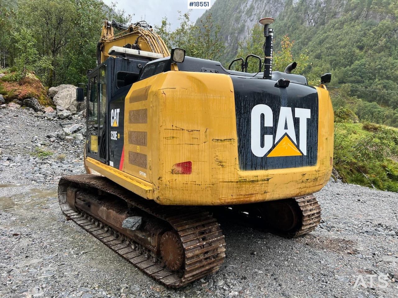 Caterpillar 320E - Багер гасеничар: слика 1 Caterpillar 320E - Багер гасеничар: слика 1