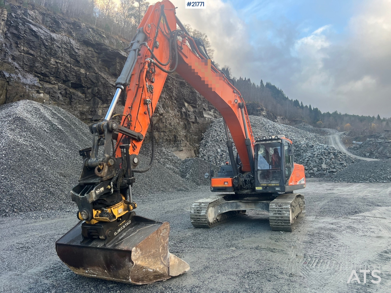 Doosan Dx300lc-5 Gravemaskin m/ rototilt og pusseskuffe - Багер: слика 3 Doosan Dx300lc-5 Gravemaskin m/ rototilt og pusseskuffe - Багер: слика 3