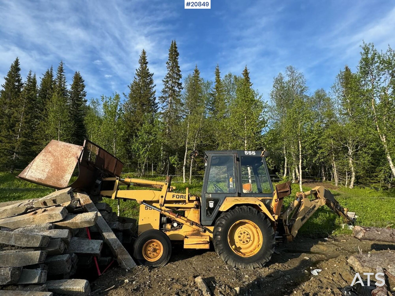 Ford 555 Traktorgraver m/ 2 frontskuffer og 2 graveskuffer - Ровокопач: слика 1 Ford 555 Traktorgraver m/ 2 frontskuffer og 2 graveskuffer - Ровокопач: слика 1