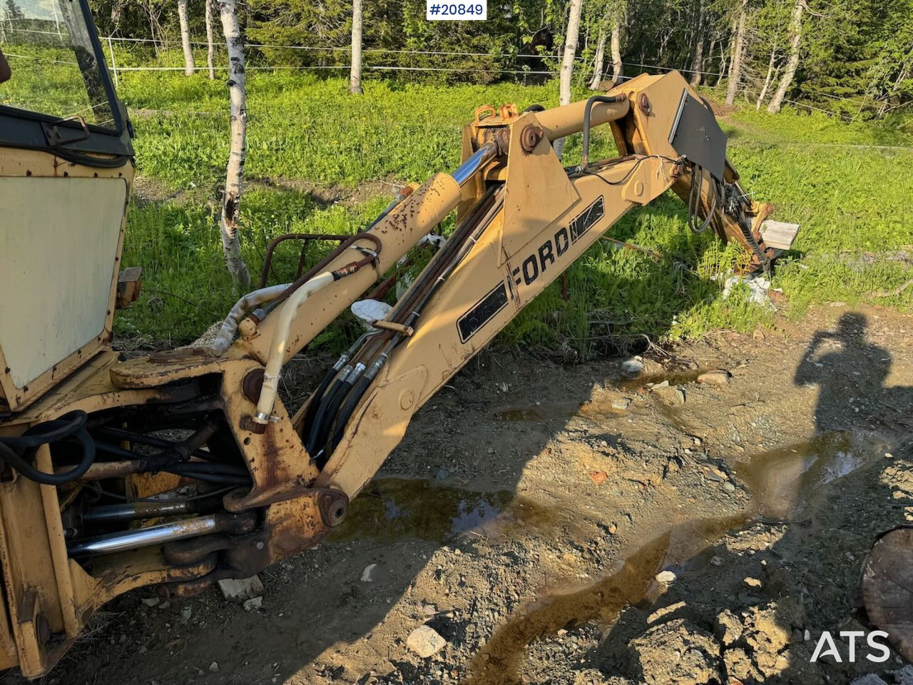 Ford 555 Traktorgraver m/ 2 frontskuffer og 2 graveskuffer - Ровокопач: слика 5 Ford 555 Traktorgraver m/ 2 frontskuffer og 2 graveskuffer - Ровокопач: слика 5