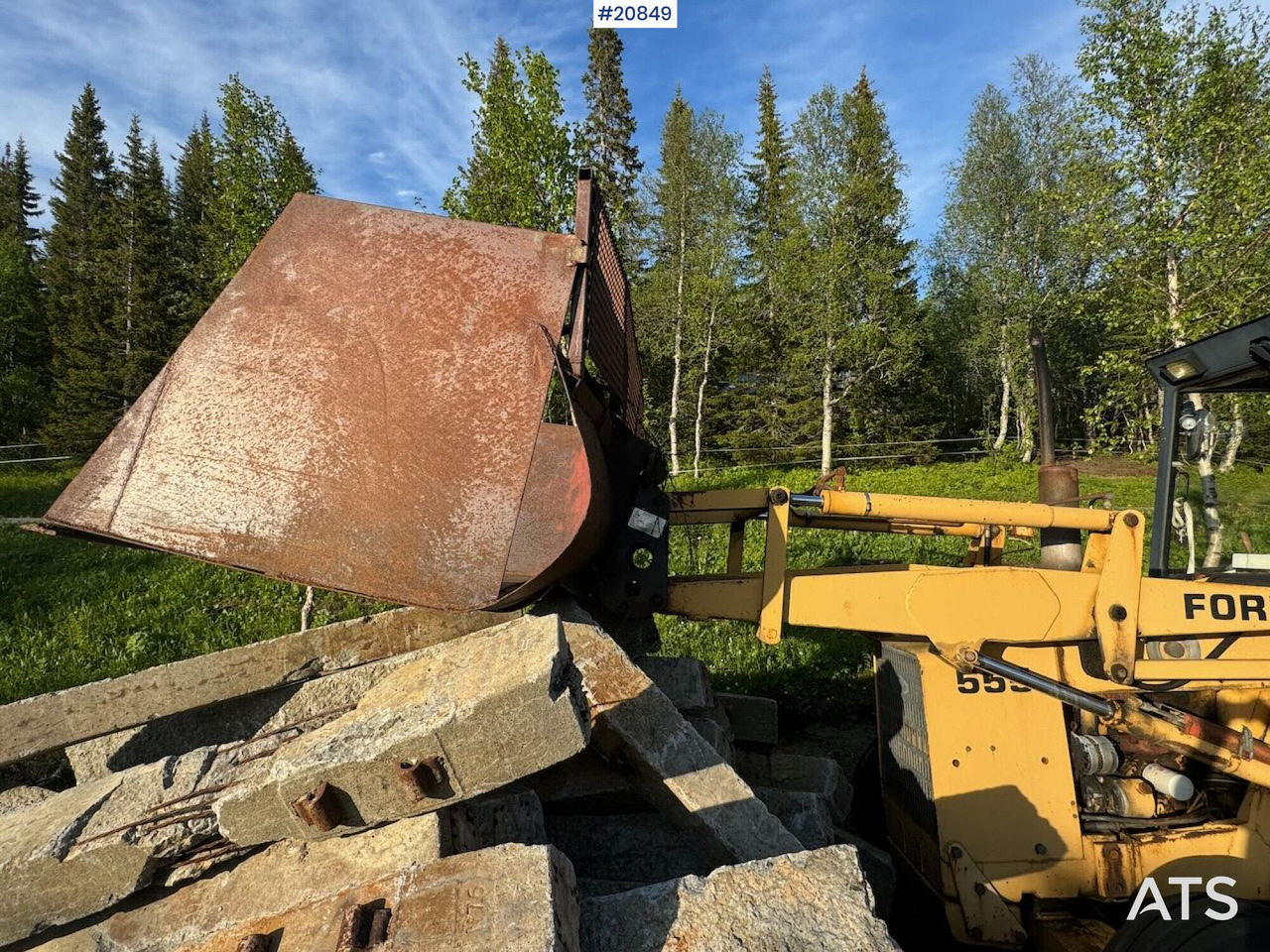 Ford 555 Traktorgraver m/ 2 frontskuffer og 2 graveskuffer - Ровокопач: слика 4 Ford 555 Traktorgraver m/ 2 frontskuffer og 2 graveskuffer - Ровокопач: слика 4