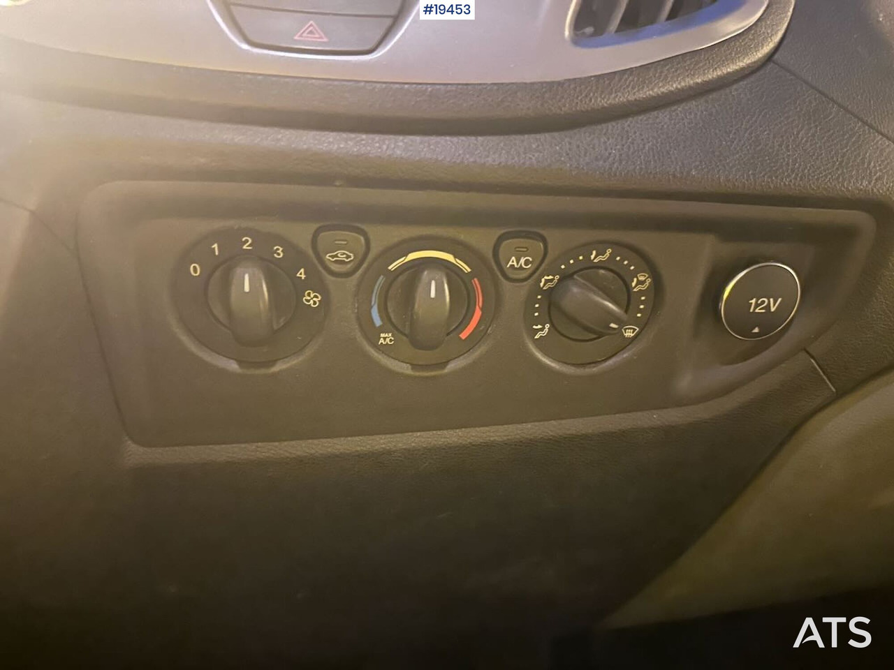 Товарно комбе Ford Transit: слика 23