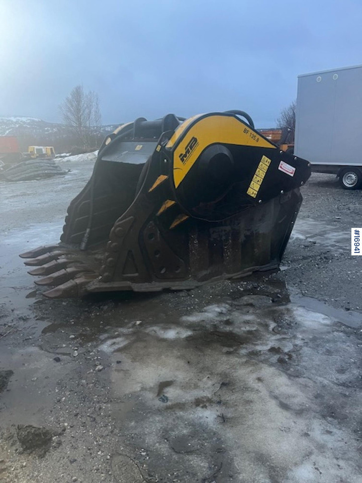 MB knuseskuffe m/ G90 feste - Градежна машина: слика 1 MB knuseskuffe m/ G90 feste - Градежна машина: слика 1