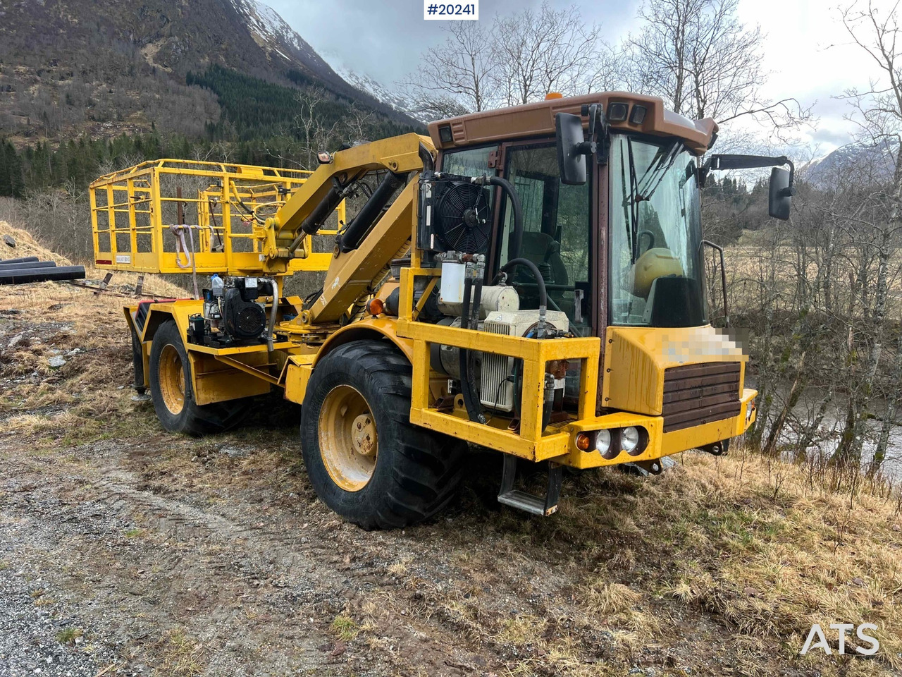Hydrema 912B m/ 2007 Essverk Plattform 912 lift med rotasjon på korg og fjernkontroll - Зглобен истоварувач: слика 1 Hydrema 912B m/ 2007 Essverk Plattform 912 lift med rotasjon på korg og fjernkontroll - Зглобен истоварувач: слика 1
