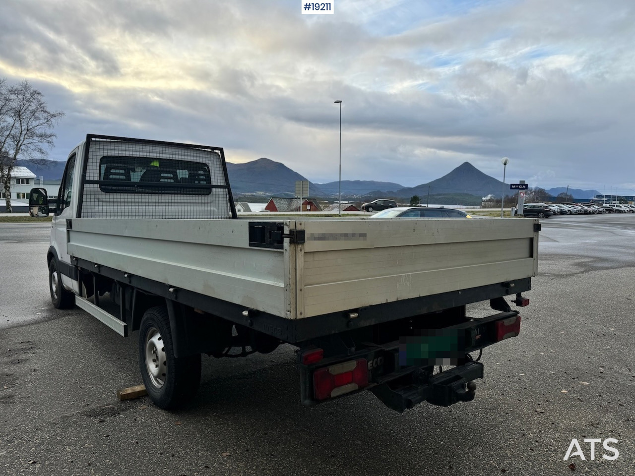 Iveco 35S14 - Камион со платформа: слика 4 Iveco 35S14 - Камион со платформа: слика 4
