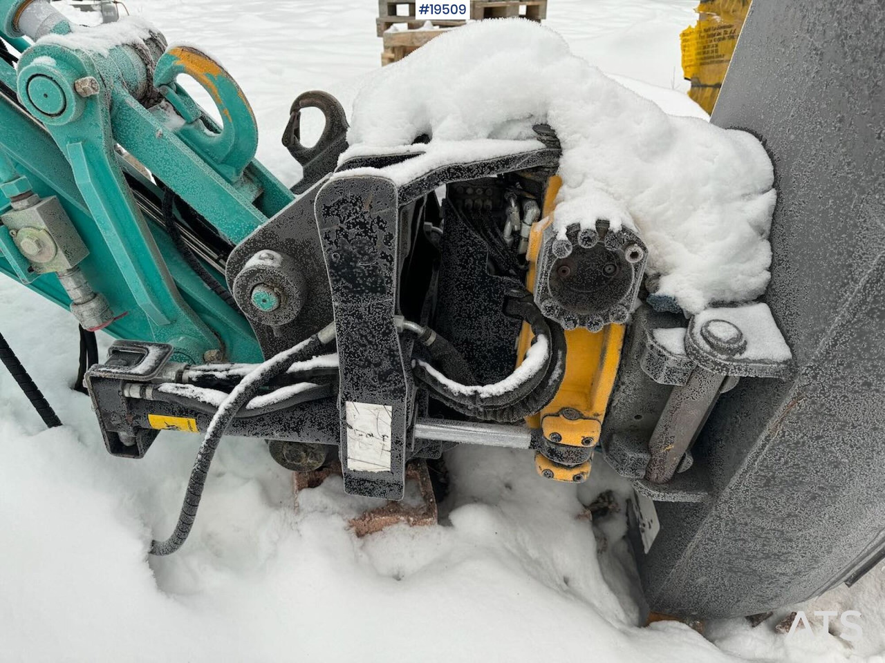 Kobelco SK75SR-3E - Багер: слика 4 Kobelco SK75SR-3E - Багер: слика 4