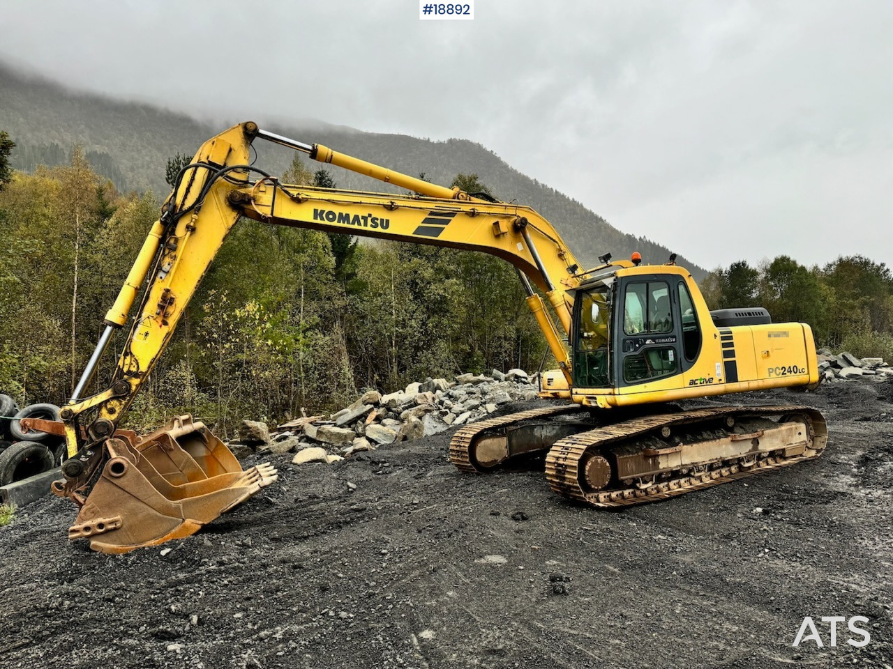 Komatsu PC240LC-6K Beltegraver m/ Graveskuffe - Багер гасеничар: слика 2 Komatsu PC240LC-6K Beltegraver m/ Graveskuffe - Багер гасеничар: слика 2