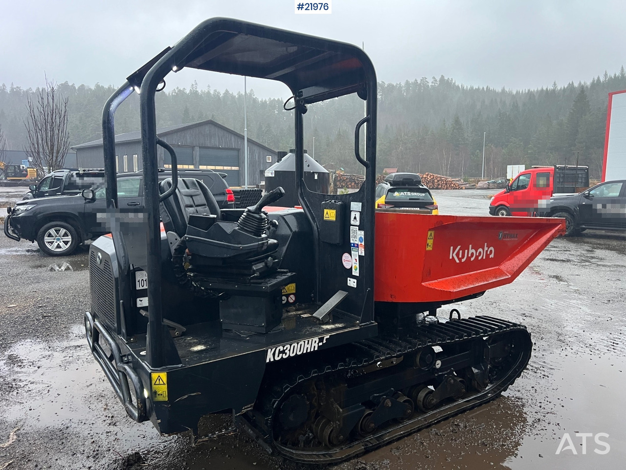 Kubota kc300hr-5 - Истоварувач со гасеници: слика 2 Kubota kc300hr-5 - Истоварувач со гасеници: слика 2