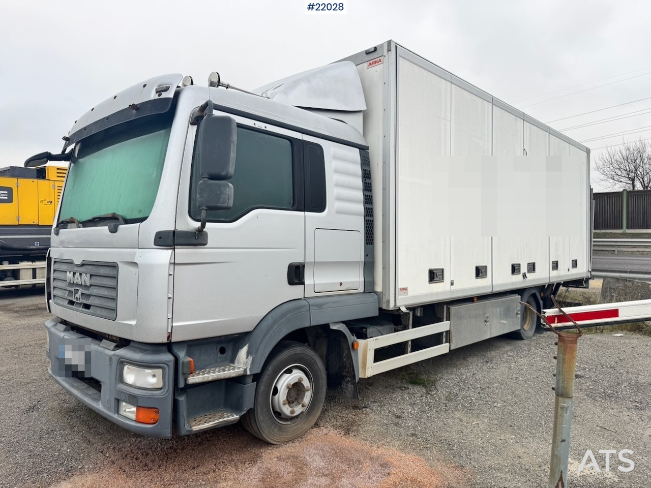 MAN 2008 MAN TGL 12.210 4x2 Skapbil m/ full sideåpning - Камион сандучар: слика 2 MAN 2008 MAN TGL 12.210 4x2 Skapbil m/ full sideåpning - Камион сандучар: слика 2