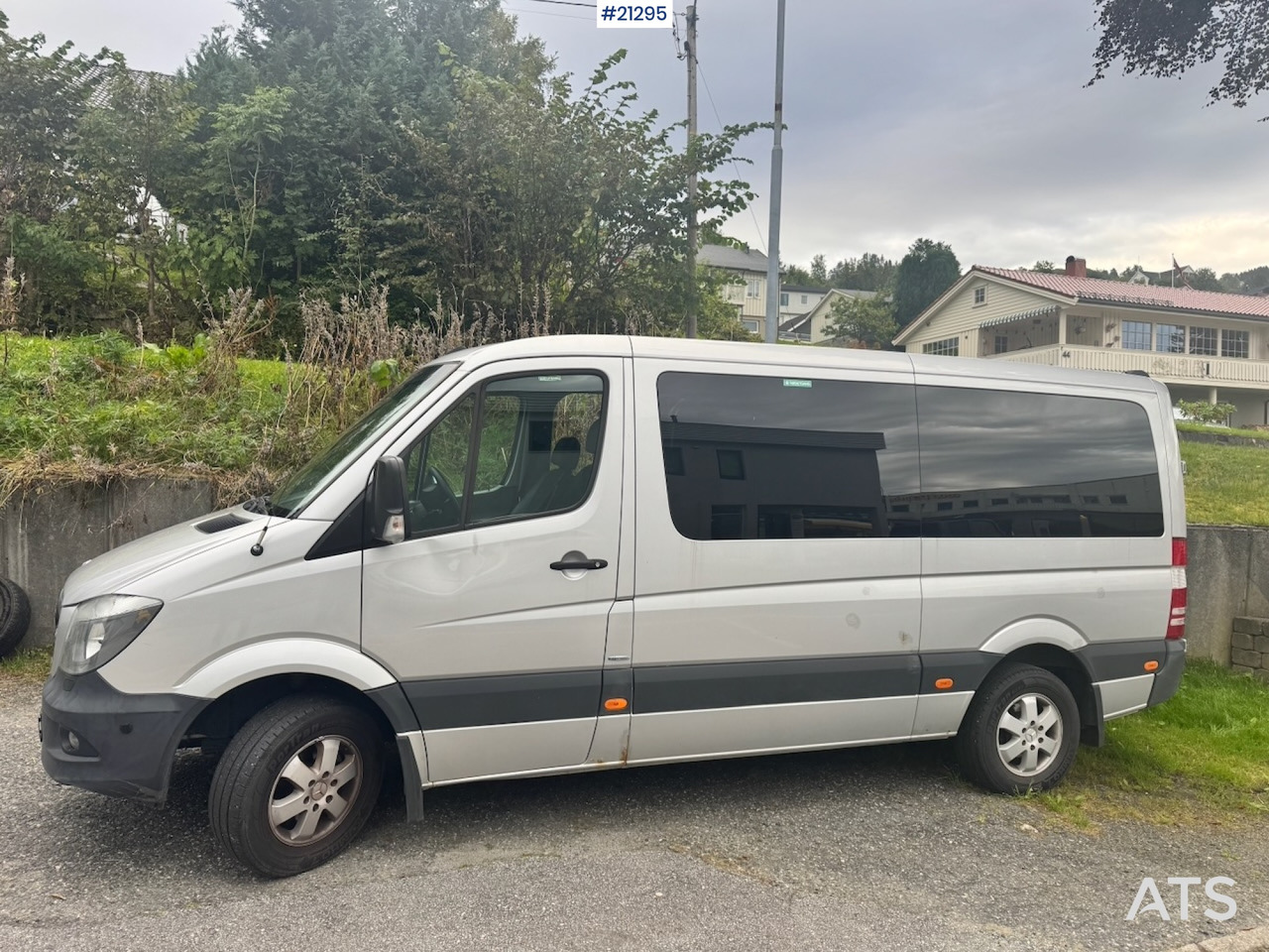 Mercedes Sprinter 316 - Минибус, Патничко комбе: слика 2 Mercedes Sprinter 316 - Минибус, Патничко комбе: слика 2