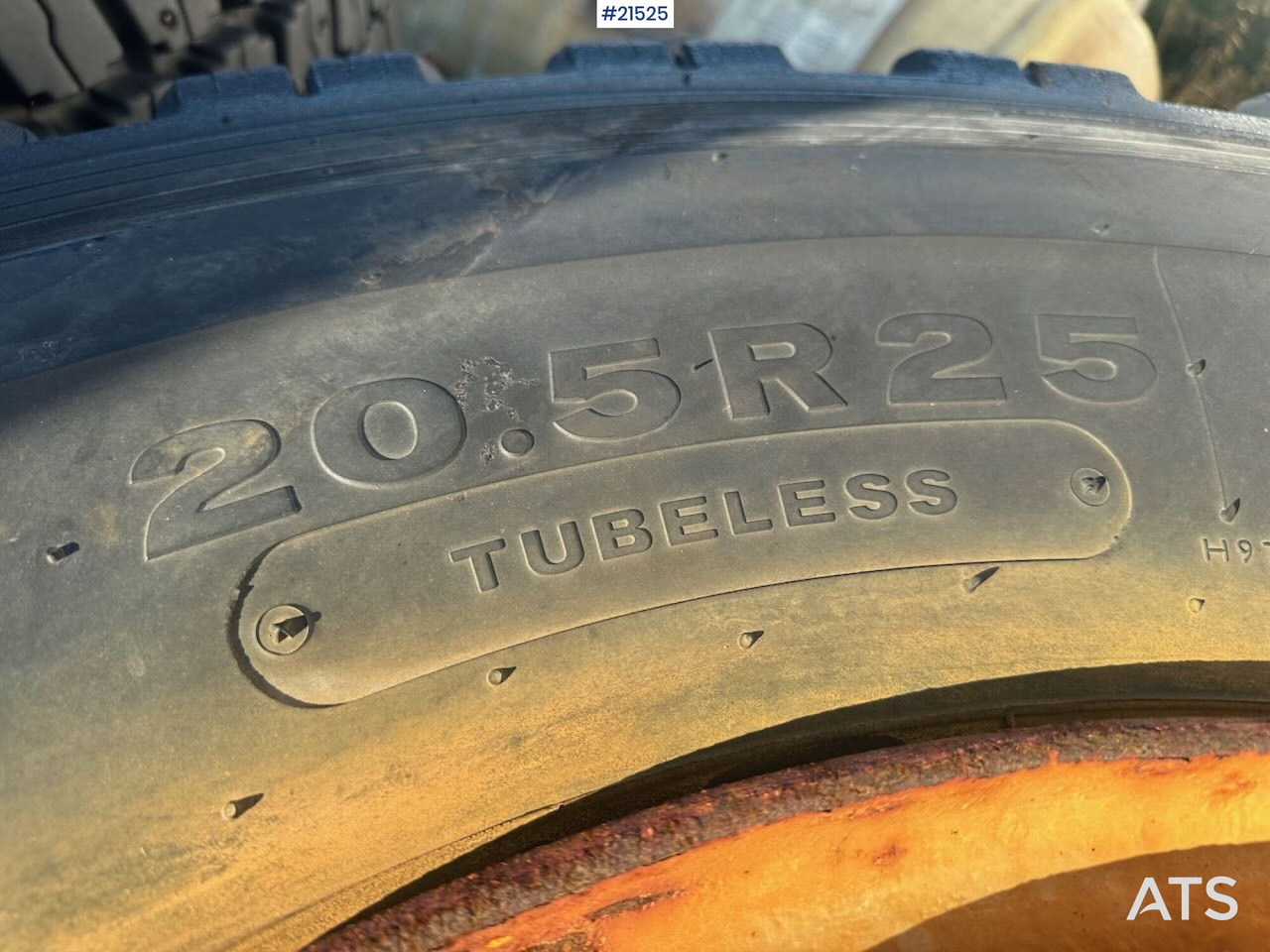 Michelin hjullaster dekk til Volvo L110 - Комплетно тркало за Градежна машина: слика 3 Michelin hjullaster dekk til Volvo L110 - Комплетно тркало за Градежна машина: слика 3