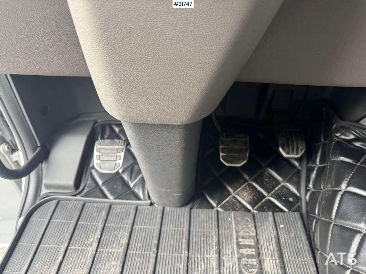 Кипер Scania R660 6X4 Asfaltbil m/ Carnehl asfaltkjerre: слика 38