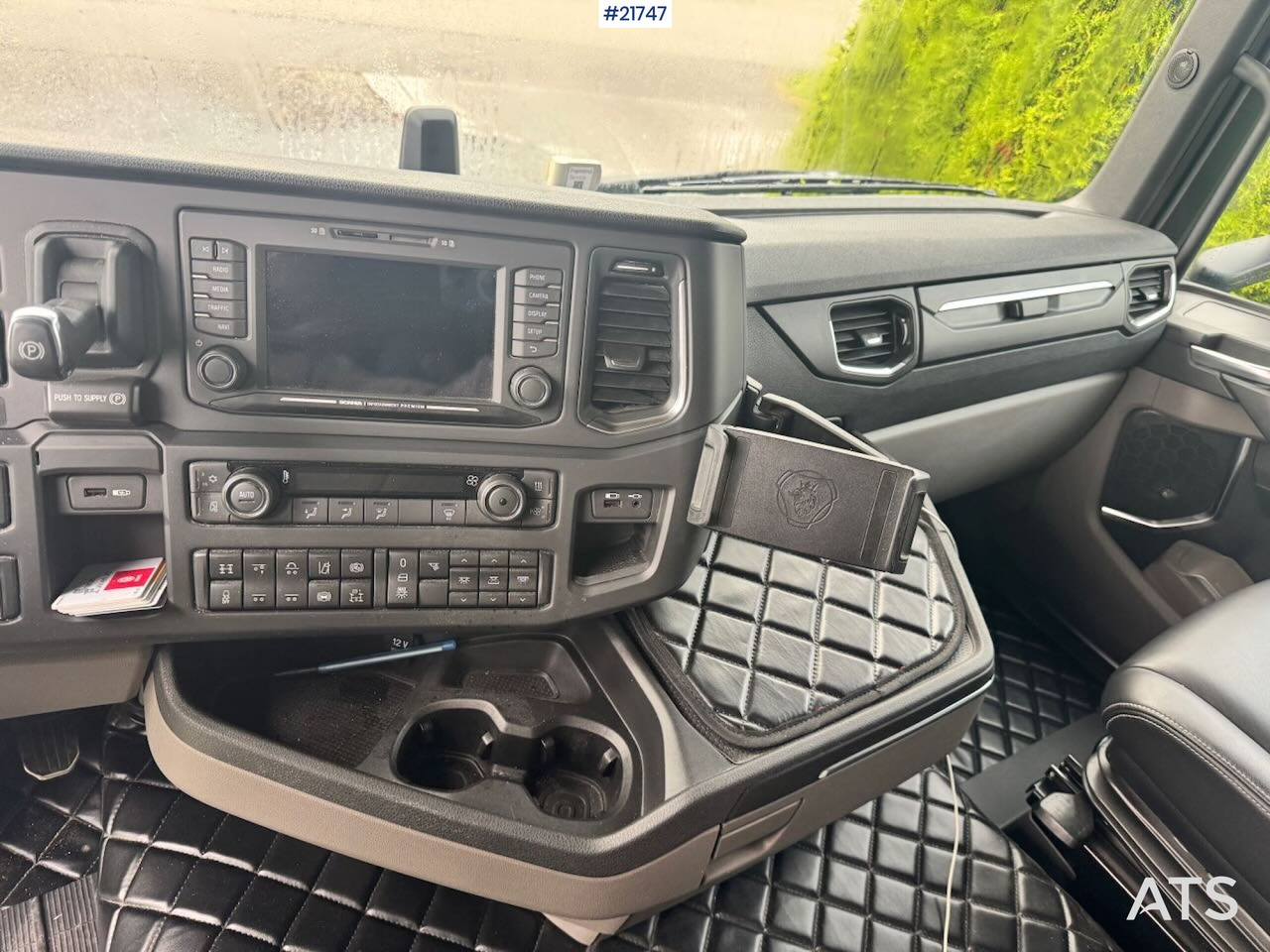 Кипер Scania R660 6X4 Asfaltbil m/ Carnehl asfaltkjerre: слика 37