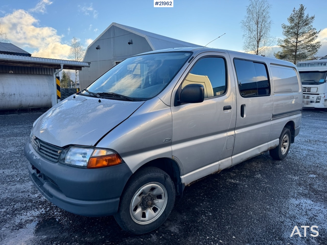 Toyota HIACE - Товарно комбе: слика 2 Toyota HIACE - Товарно комбе: слика 2