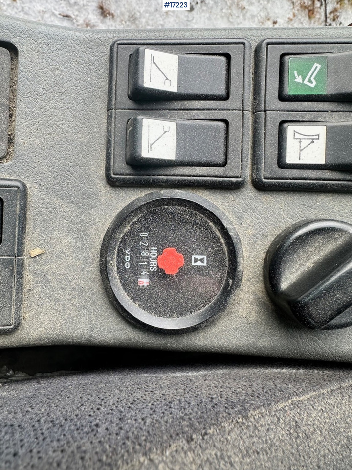 Багер Volvo EW160B: слика 39