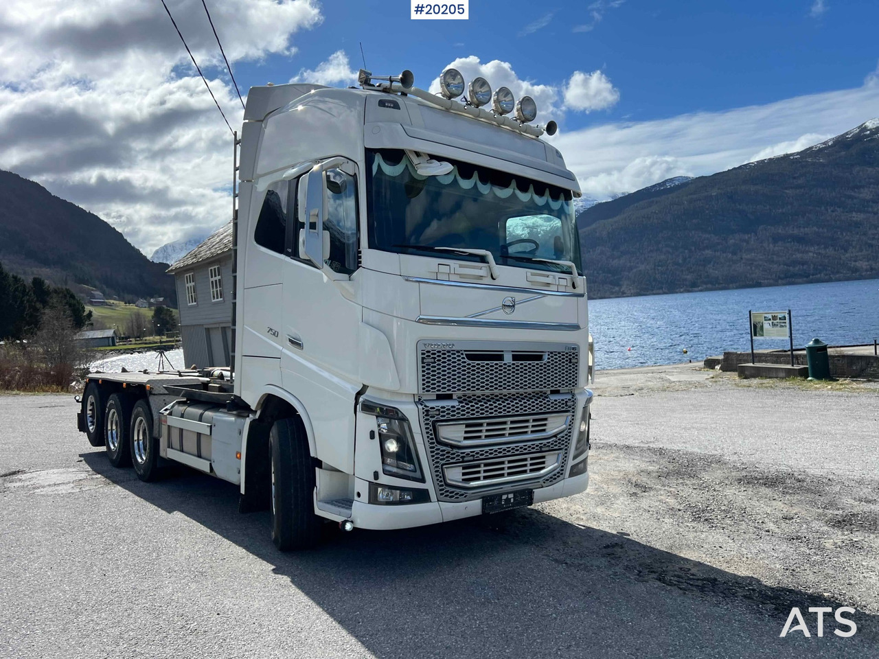 Volvo FH16 750 - Камион со кука за подигање: слика 1 Volvo FH16 750 - Камион со кука за подигање: слика 1