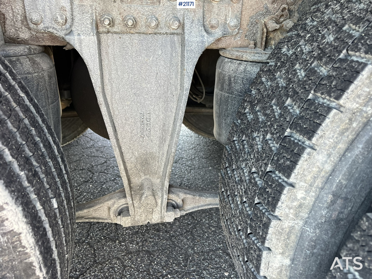 Камион со кран Volvo FM480: слика 40 Камион со кран Volvo FM480: слика 40